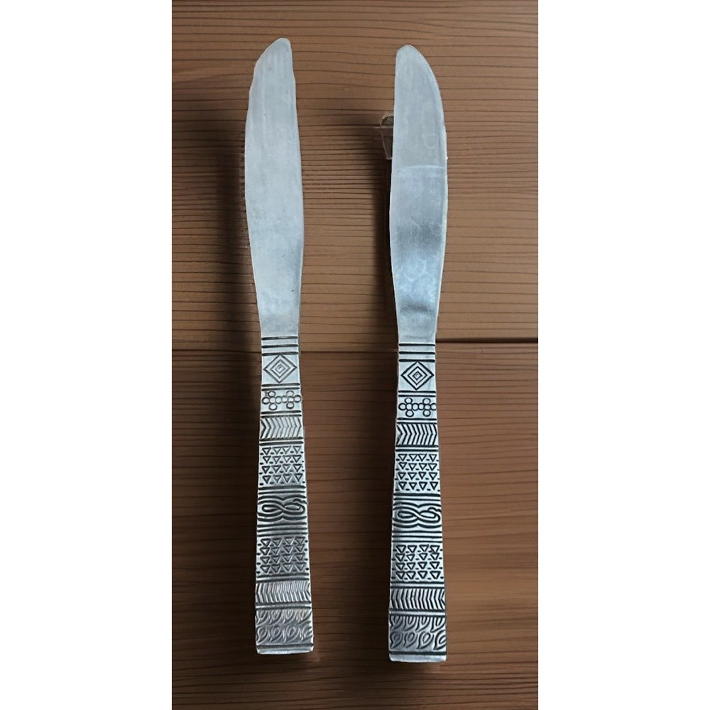 CAMBRIDGE Stainless CORDOBA 2 Dinner Knives geometric flatware  8 1/2 inch
